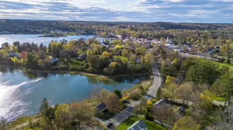 61 Bristol Road Damariscotta ME 04543