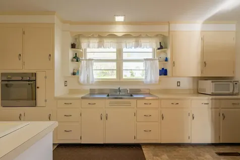 61 Bristol Road Damariscotta ME 04543