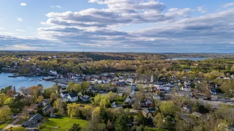 61 Bristol Road Damariscotta ME 04543