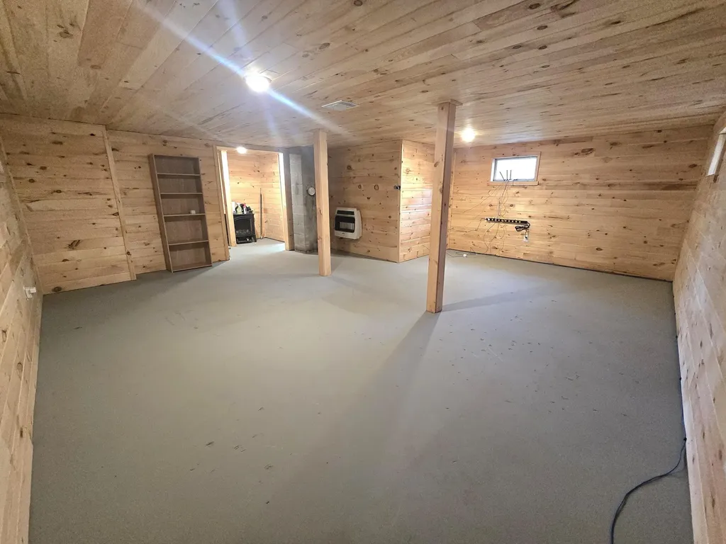 20 Ruth Avenue Hampden ME 04444