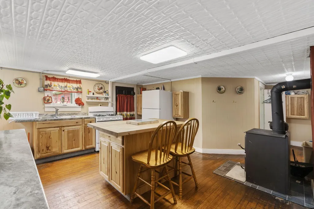 8 Cross Street Andover ME 04216