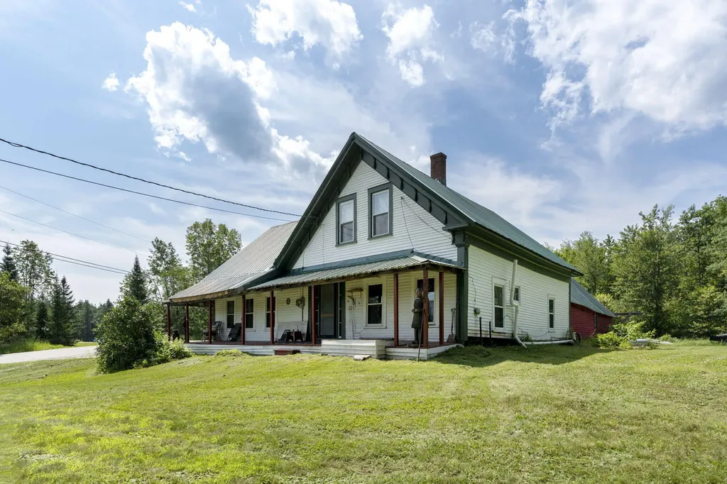 8 Cross Street Andover ME 04216