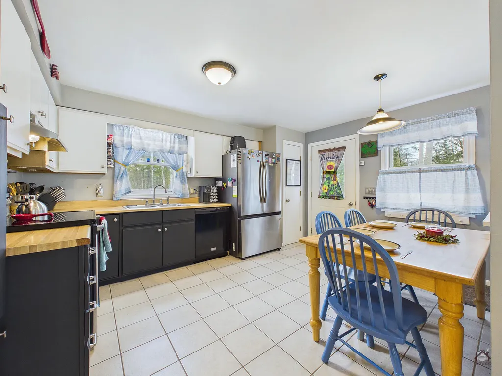28 Beechwood Drive Winthrop ME 04364