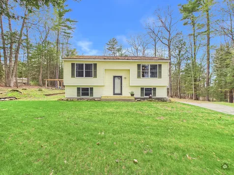 28 Beechwood Drive Winthrop ME 04364