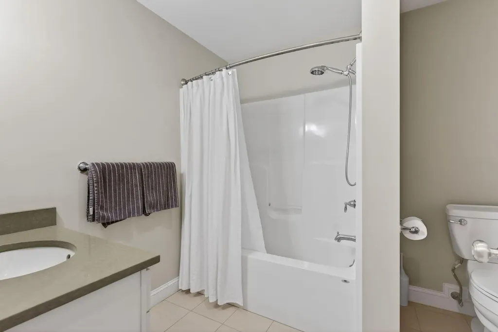63 Drowne Road Cumberland ME 04021