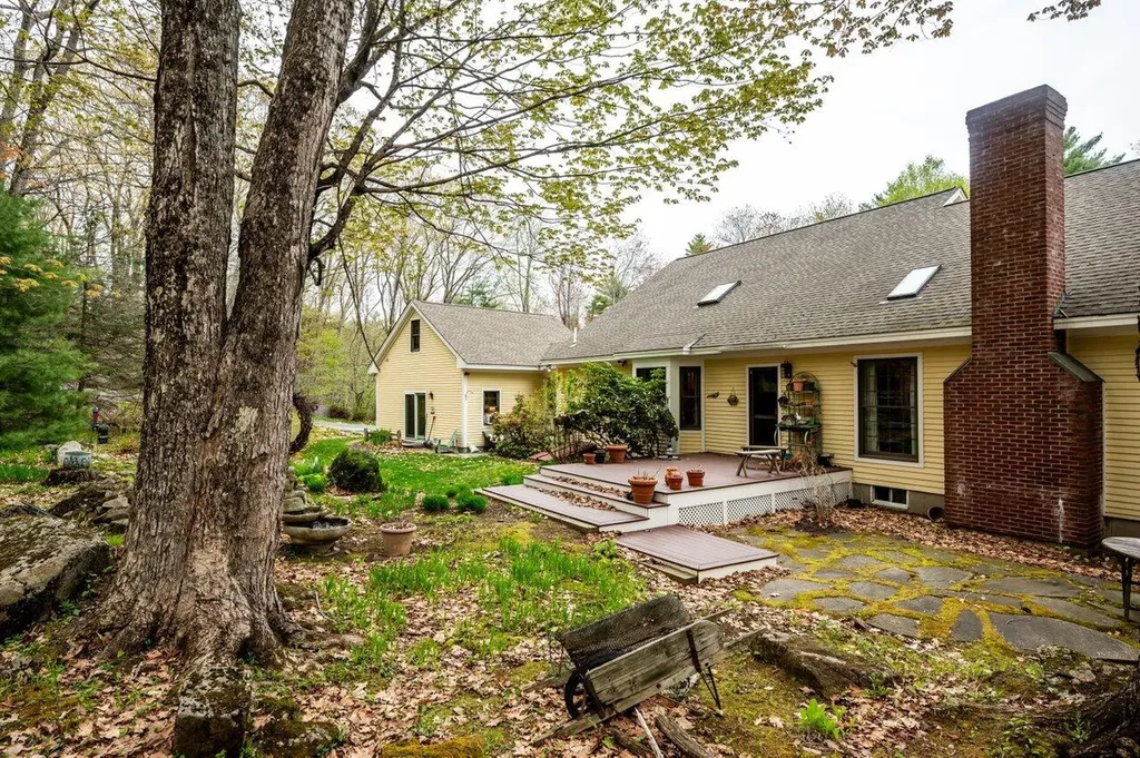 86 Josiah Norton Road York ME 03902