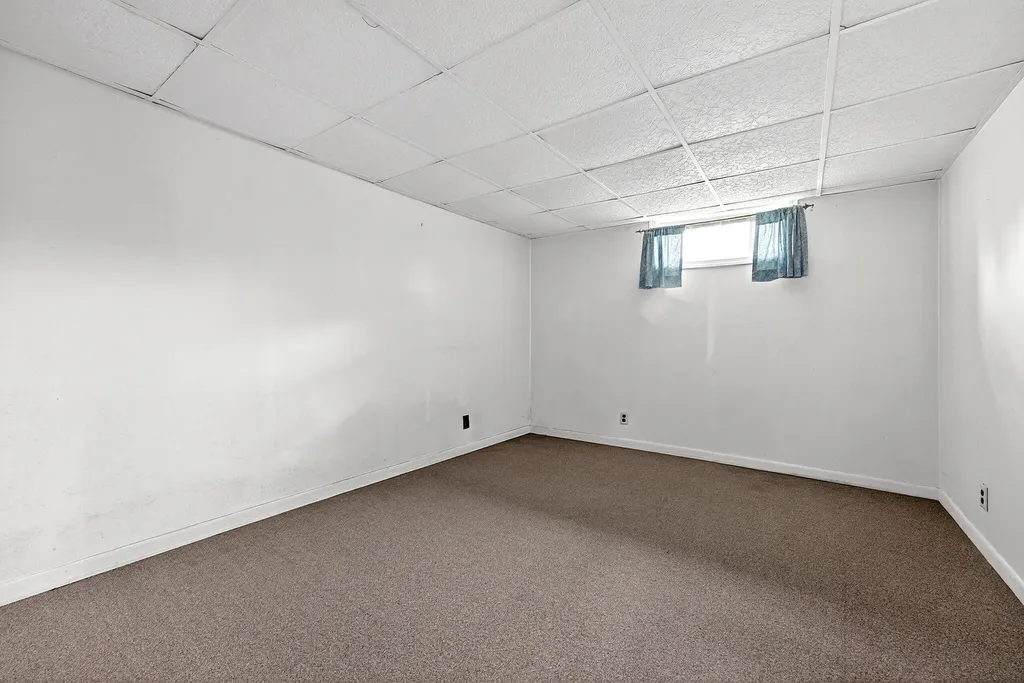897 Riverside Drive Augusta ME 04330