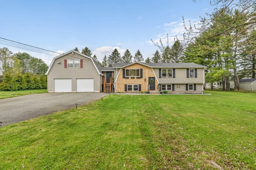 6 Coolidge Avenue Hampden ME 04444