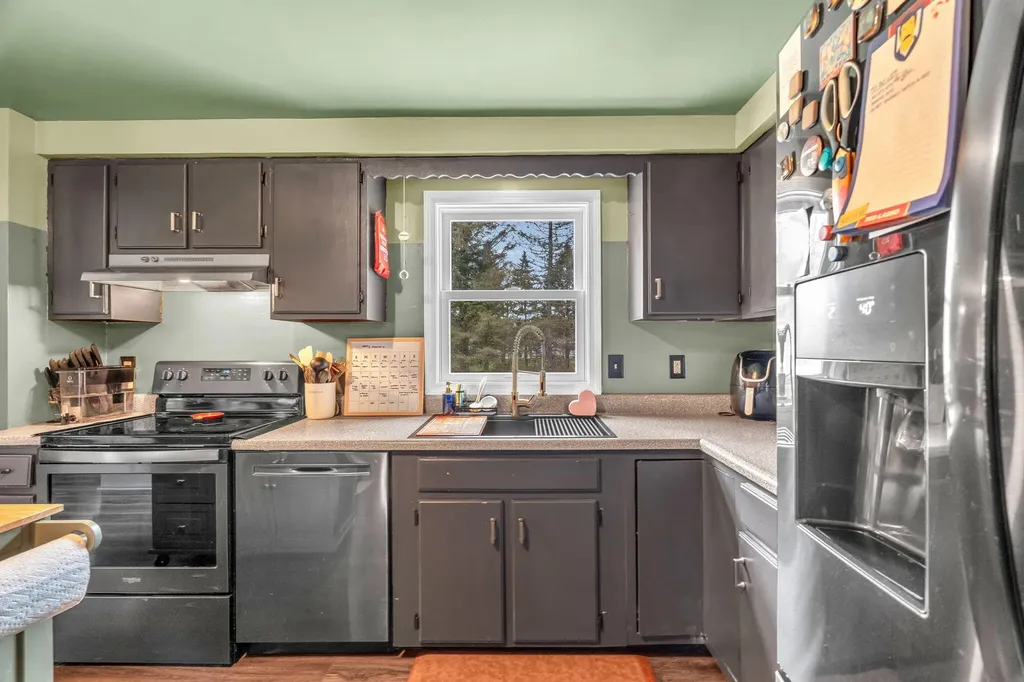 6 Coolidge Avenue Hampden ME 04444