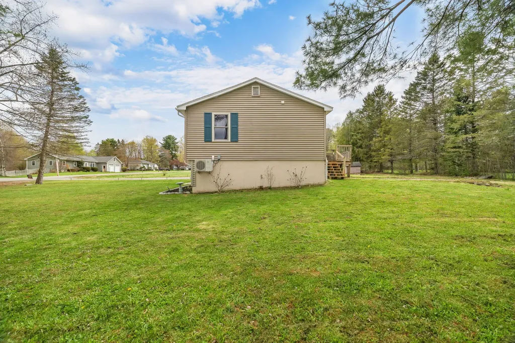 6 Coolidge Avenue Hampden ME 04444