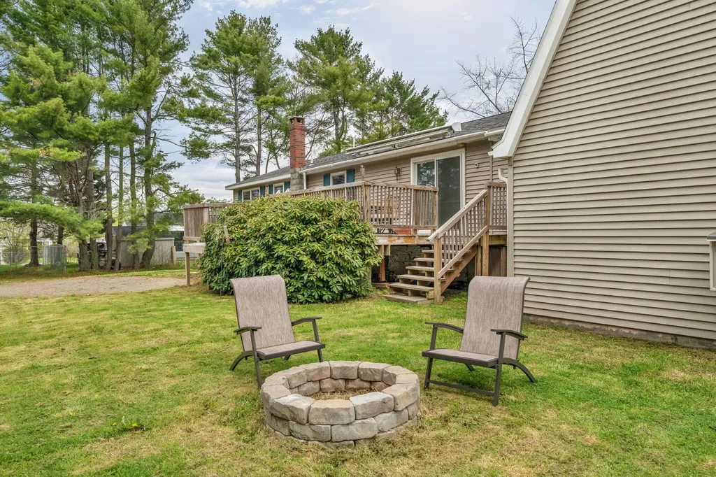 6 Coolidge Avenue Hampden ME 04444