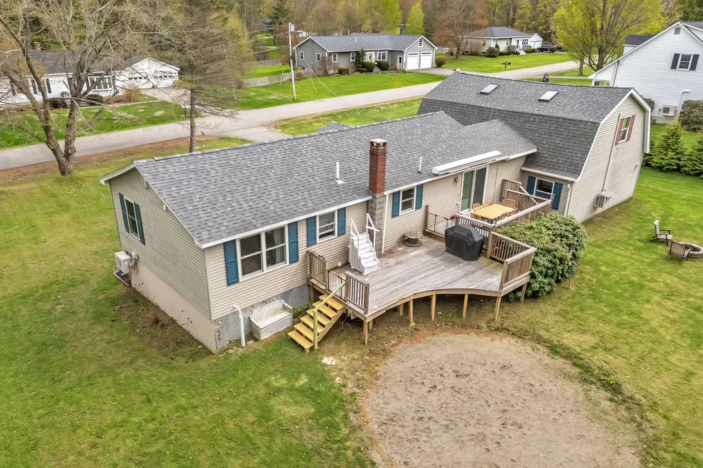 6 Coolidge Avenue Hampden ME 04444