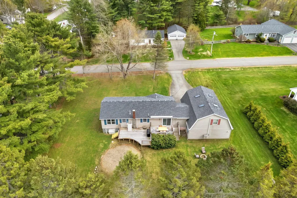 6 Coolidge Avenue Hampden ME 04444