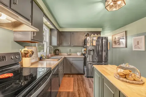 6 Coolidge Avenue Hampden ME 04444