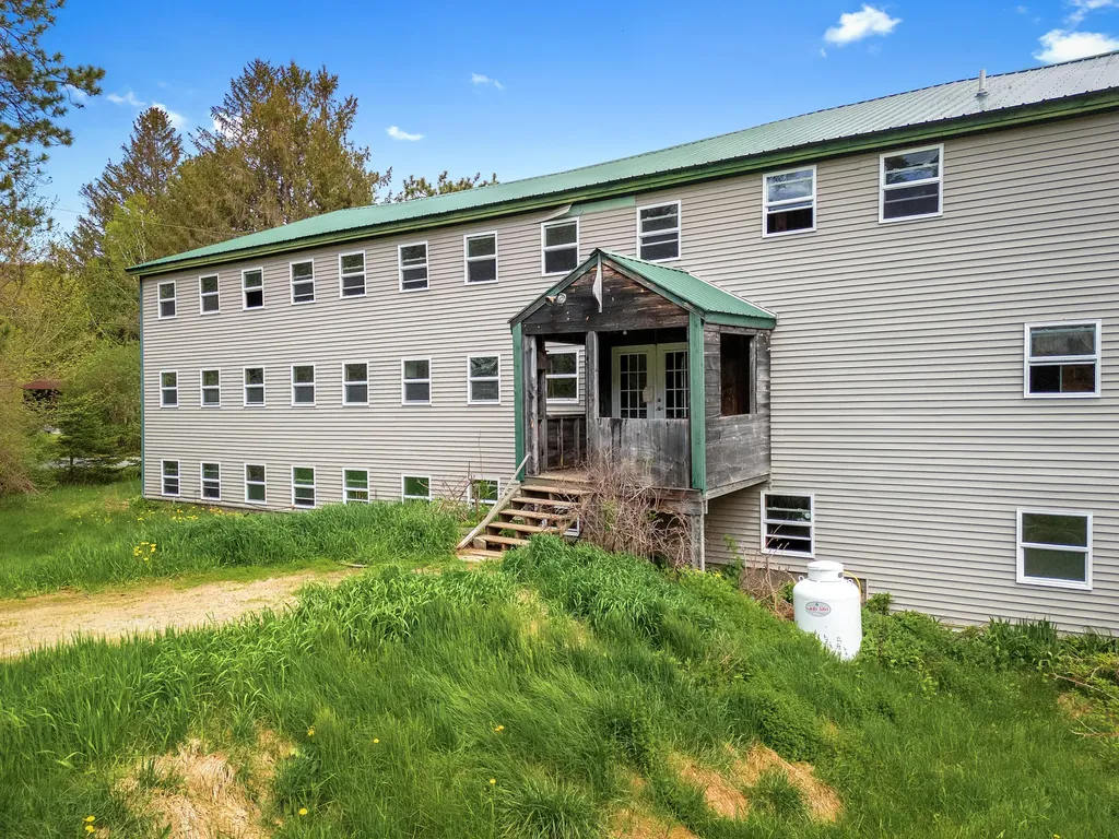 1257 N Pond Road Warren ME 04864