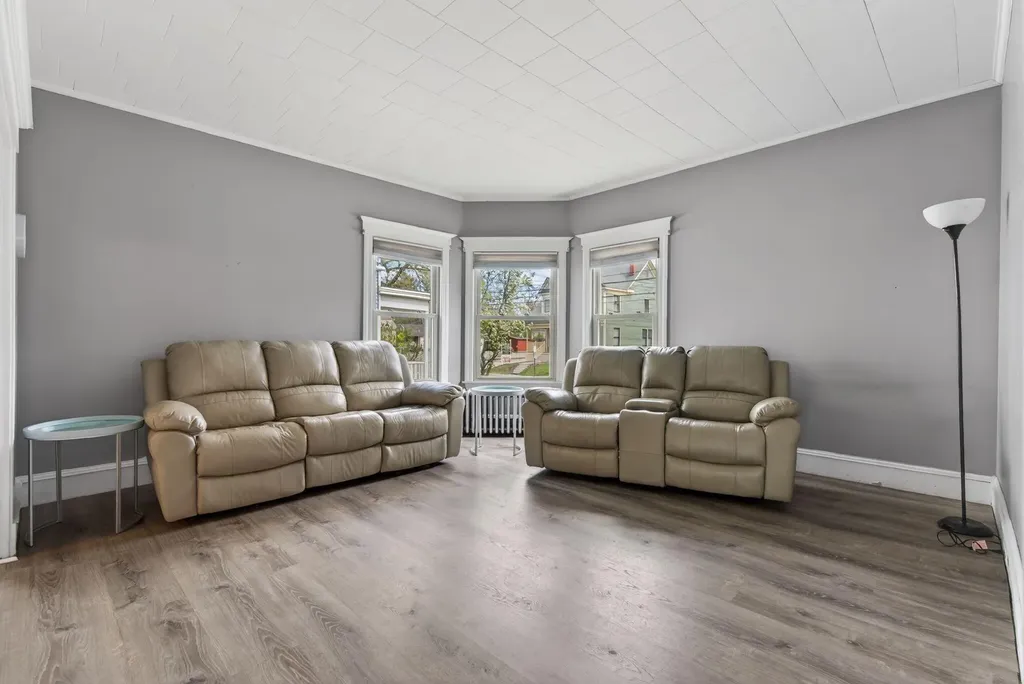 923 Broadway South Portland ME 04106
