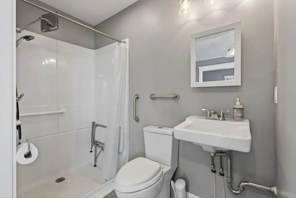 923 Broadway South Portland ME 04106