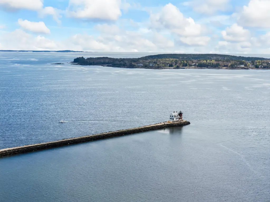 12 Samoset Road Rockland ME 04841