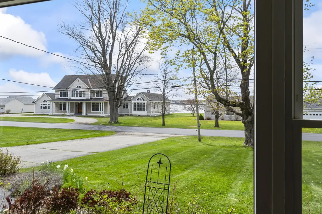12 Samoset Road Rockland ME 04841