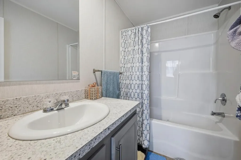 52 Oxbow Drive Lewiston ME 04240