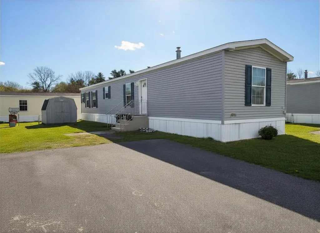 52 Oxbow Drive Lewiston ME 04240