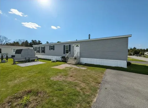 52 Oxbow Drive Lewiston ME 04240