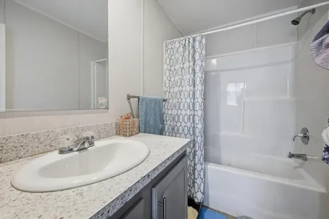 52 Oxbow Drive Lewiston ME 04240