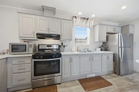 52 Oxbow Drive Lewiston ME 04240