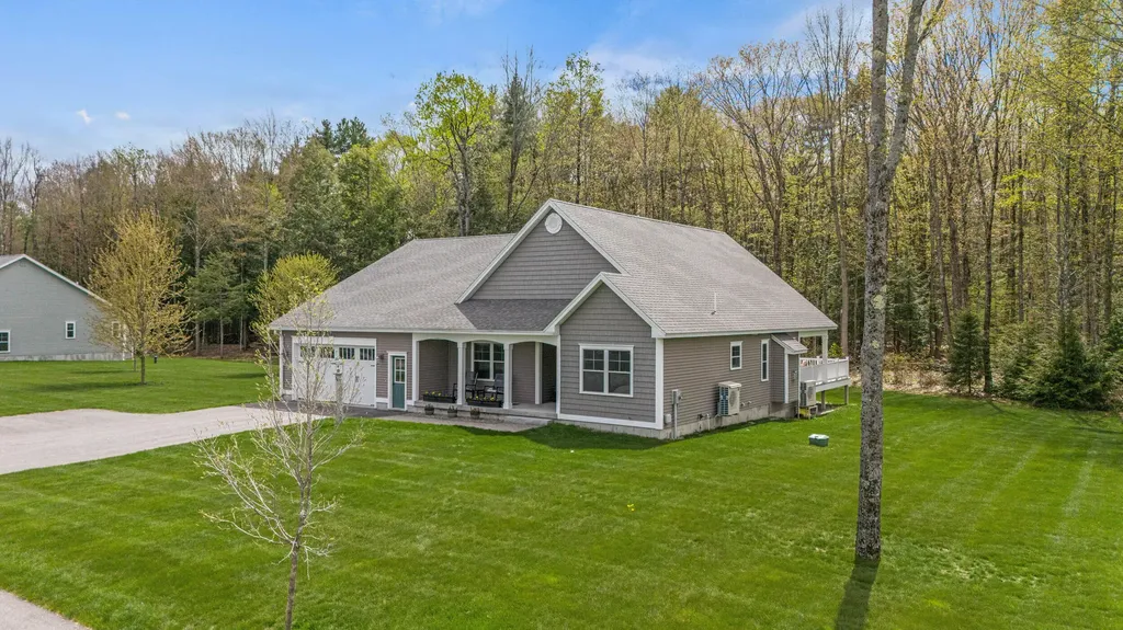 14 Theresa Masse Lane Scarborough ME 04074