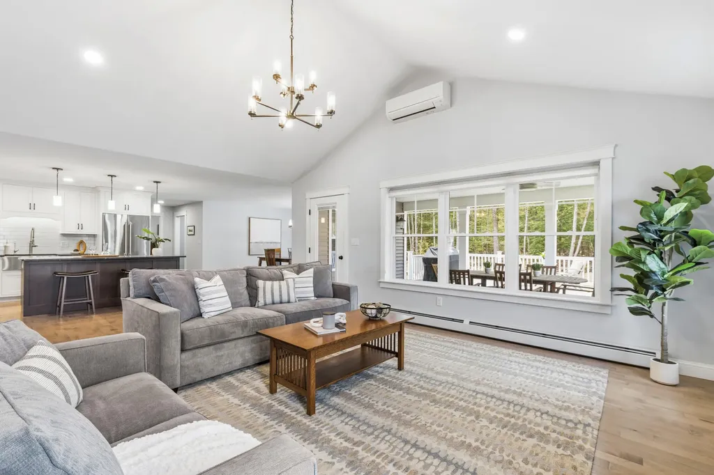 14 Theresa Masse Lane Scarborough ME 04074