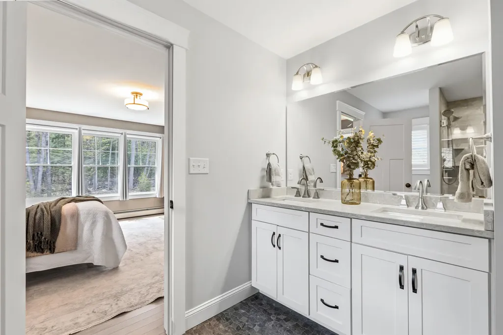 14 Theresa Masse Lane Scarborough ME 04074