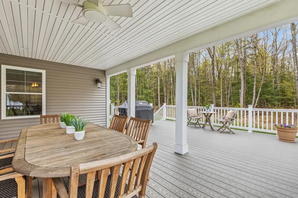 14 Theresa Masse Lane Scarborough ME 04074