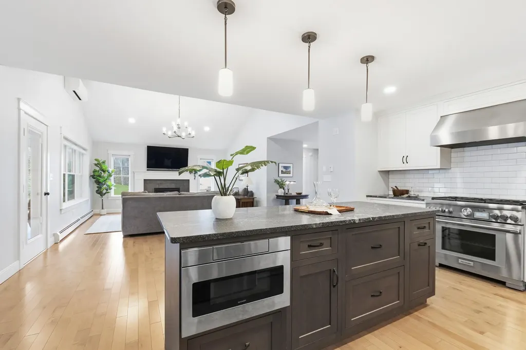 14 Theresa Masse Lane Scarborough ME 04074