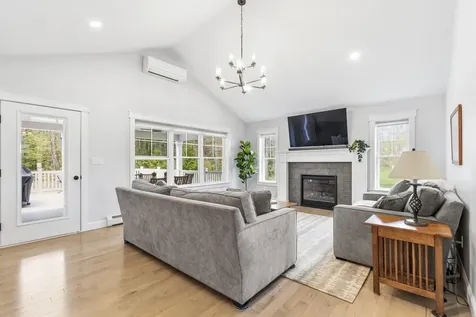 14 Theresa Masse Lane Scarborough ME 04074