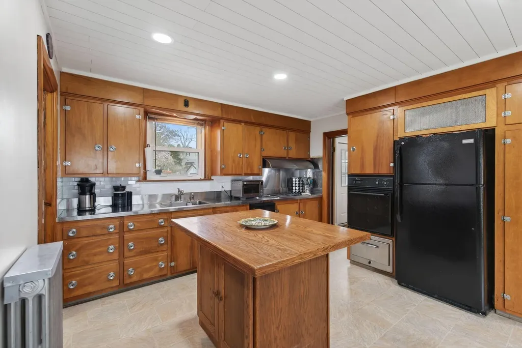 4 Highland Street Biddeford ME 04005