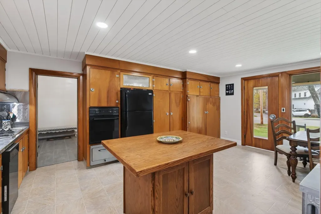 4 Highland Street Biddeford ME 04005