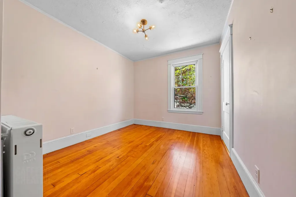 35 Strathmore Road South Portland ME 04106
