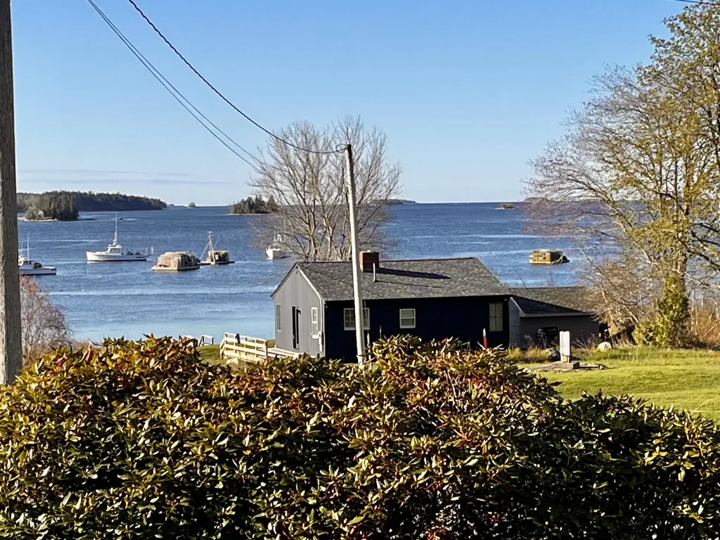 24 Creek Road Bremen ME 04551