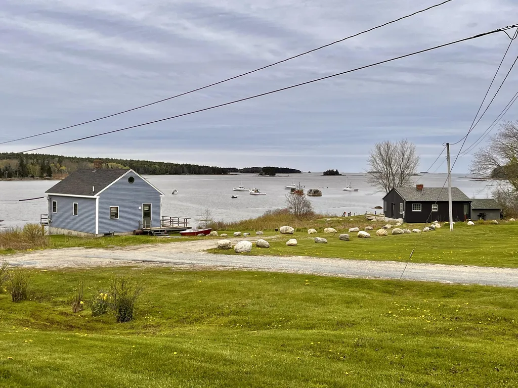 24 Creek Road Bremen ME 04551