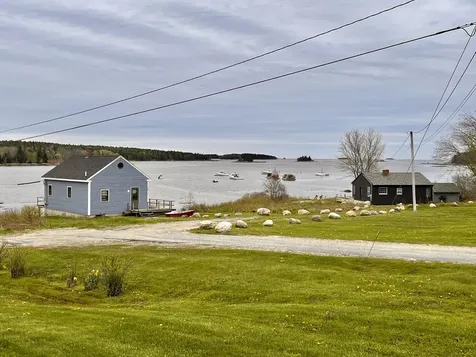 24 Creek Road Bremen ME 04551