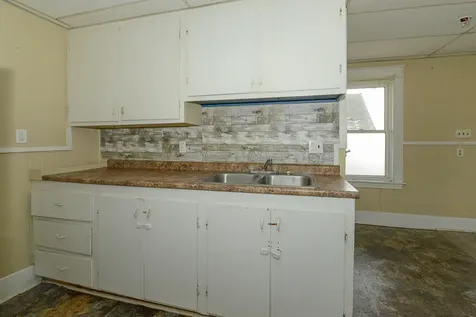 11 Holman Avenue Mexico ME 04257
