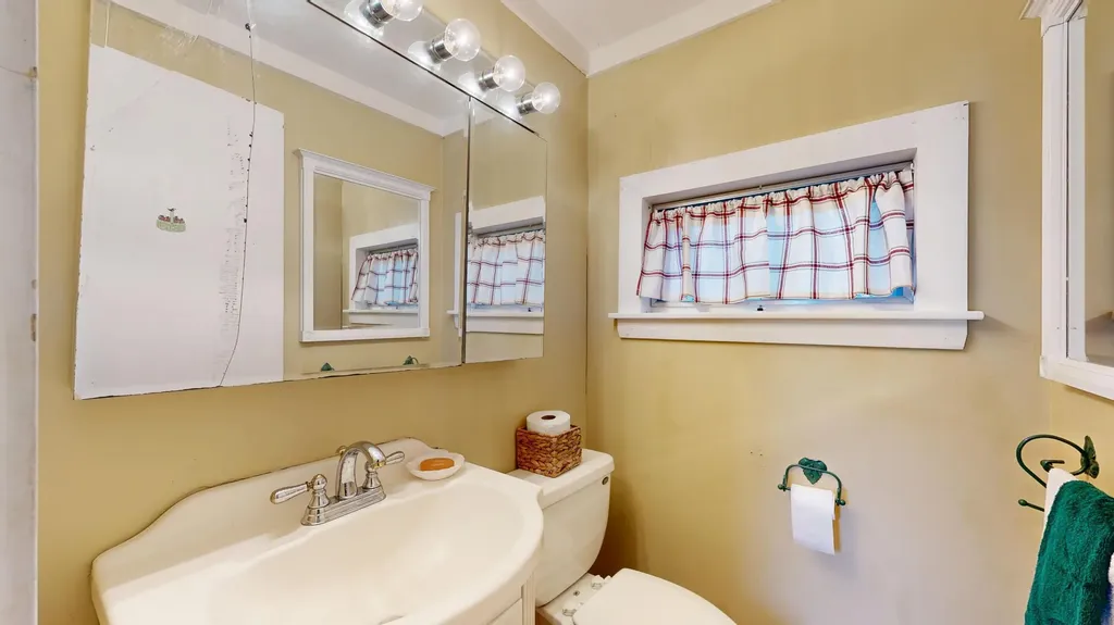8 Morrill Street Buckfield ME 04220