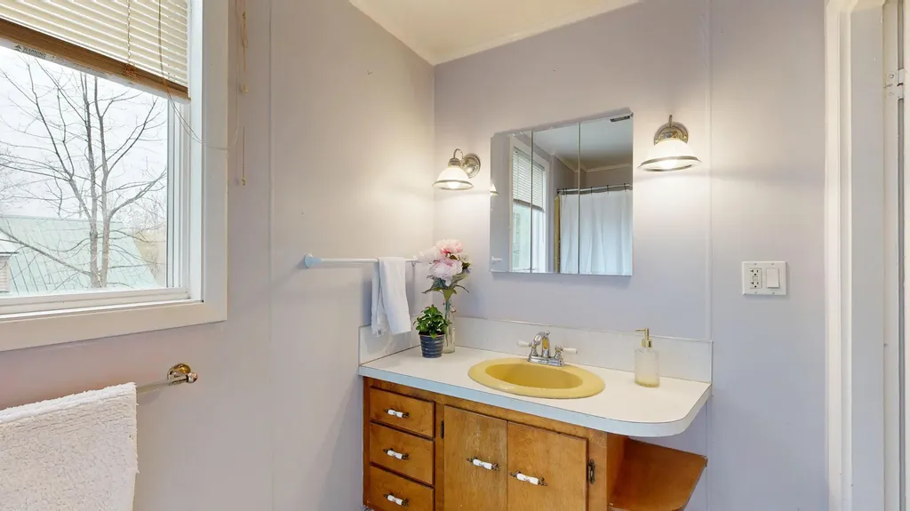 8 Morrill Street Buckfield ME 04220