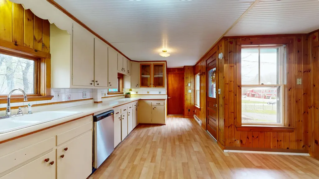 8 Morrill Street Buckfield ME 04220