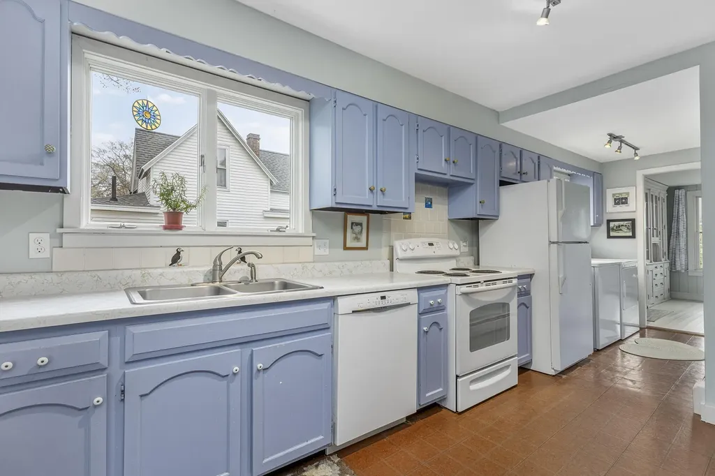 59 New Island Avenue Portland ME 04108