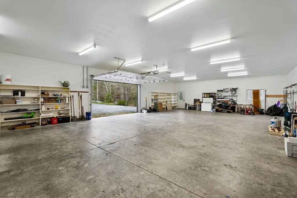 124 Middle Road Woolwich ME 04579