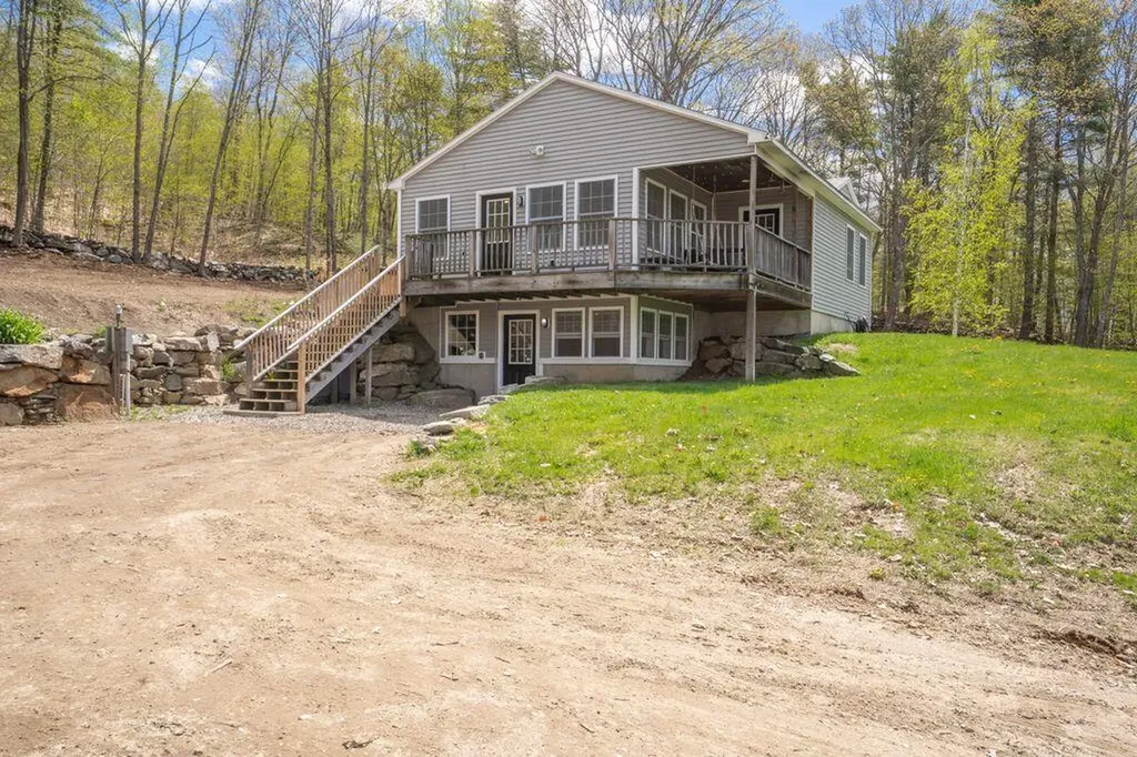 15 Waldron Drive Limerick ME 04048