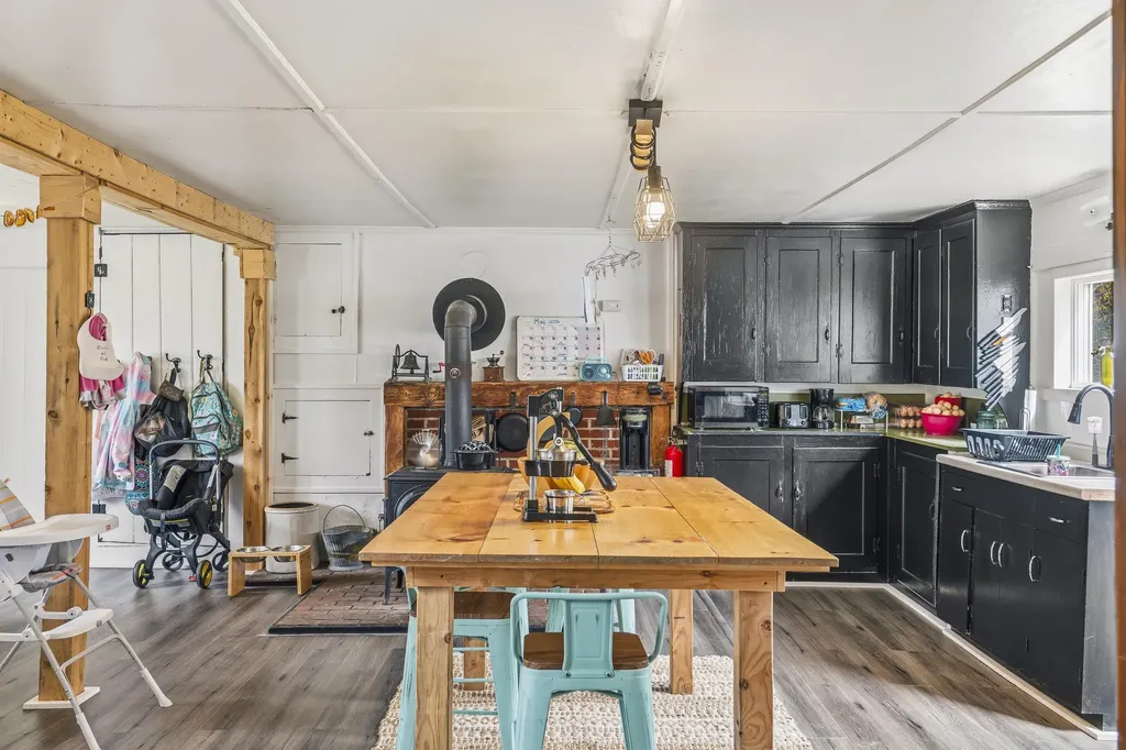 3427 Middle Road Sidney ME 04330