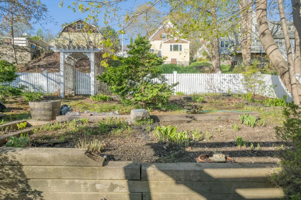 18 Waldo Avenue Belfast ME 04915