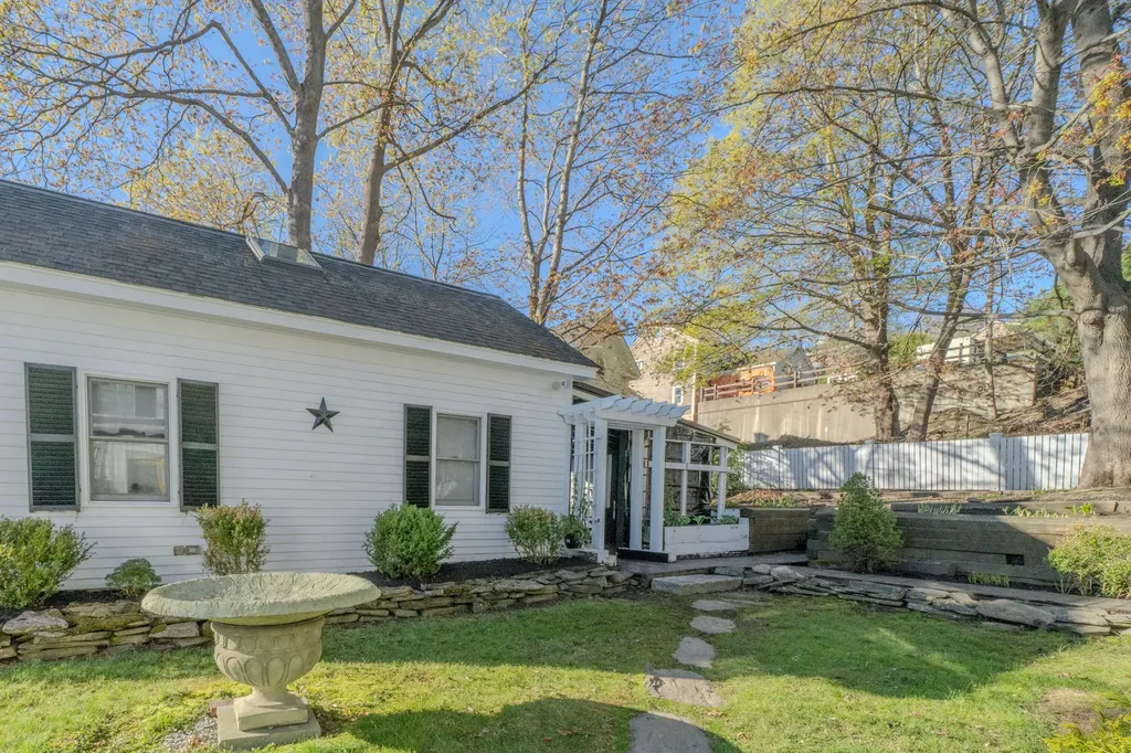 18 Waldo Avenue Belfast ME 04915